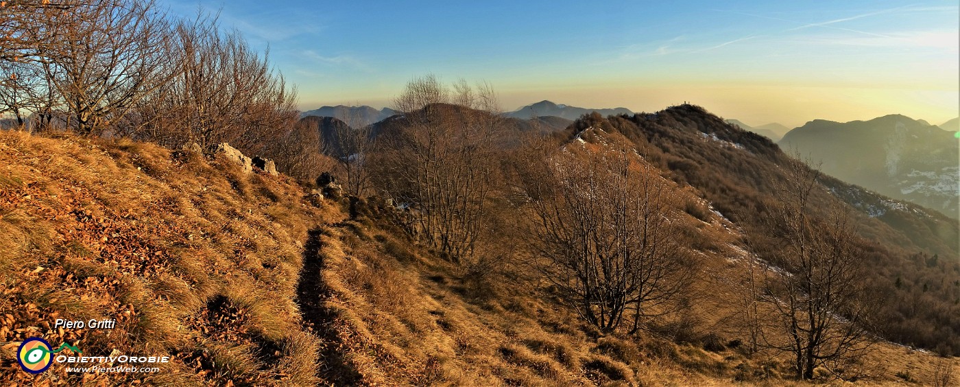 30 Sguardo indietro verso il Pizzo Cerro.jpg